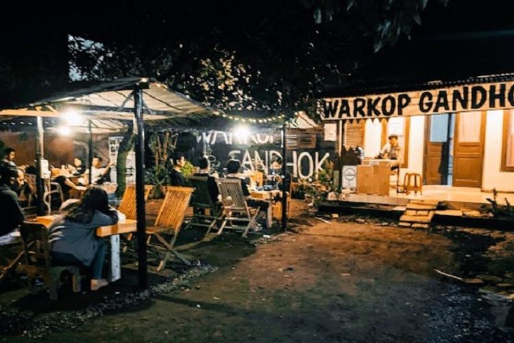 Warkop Gandhok: Warm Meals at the Heart of Cilacap City